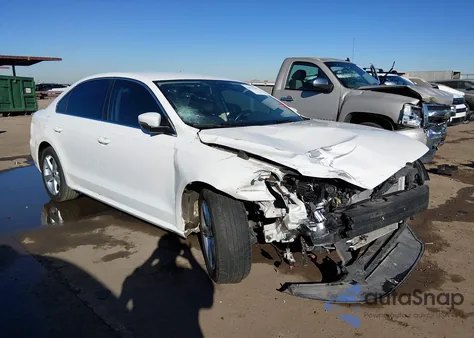 2015 Volkswagen Passat 1.8T Limited Edition из США, поврежденный, VIN 1VWAT7A31FC082046